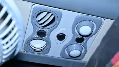 Dhanvarsha Travels Bus-Amenities Image