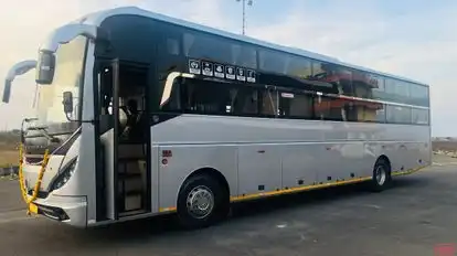 ZZZ BUS TRAVELS Bus-Front Image