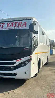 Traveloking - First Yatra Bus-Amenities Image