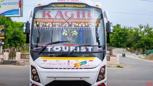 Shree Raghu Travels Bus-Front Image