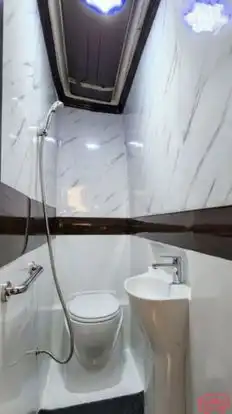 NIGHTWAVES TRAVELUX Bus-Amenities Image