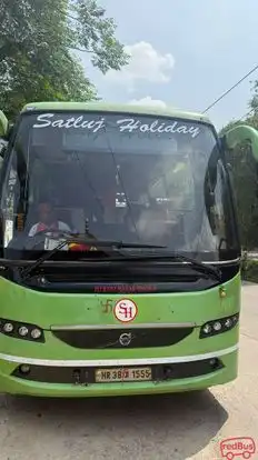 Satluj Holiday Bus-Front Image