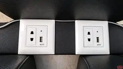 SRI GURUPADALINGESHWAR TOURS AND TRAVELS Bus-Amenities Image