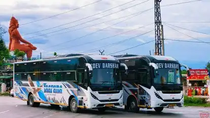 YAARANA TRAVELS Bus-Front Image