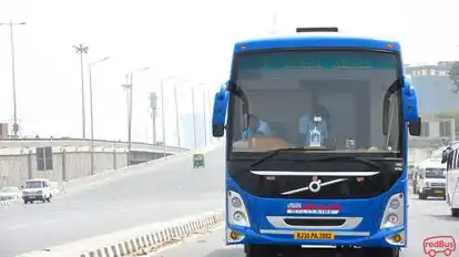 Shrinath Solitaire Bus-Front Image
