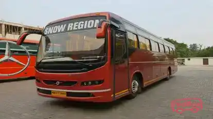 Snow region tours Bus-Front Image