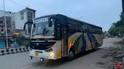 YASHIKA TRAVELS Bus-Side Image