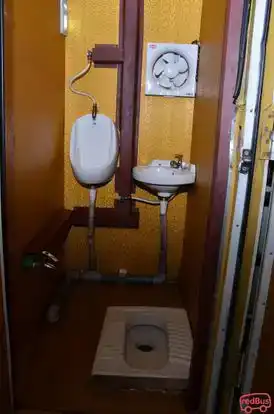 Arora Tour and Travels Bus-Amenities Image