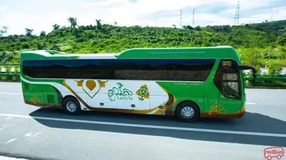 Larryta Bus Bus-Side Image