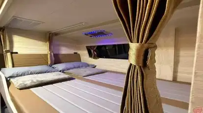 Chan Moly Roth  Bus-Seats Image