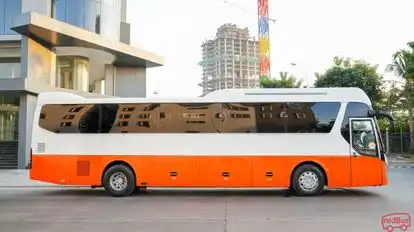 Vireak Buntham Express Bus-Side Image