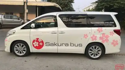 Sakura Bus Bus-Side Image