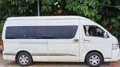 Go Ho Travel Bus-Side Image