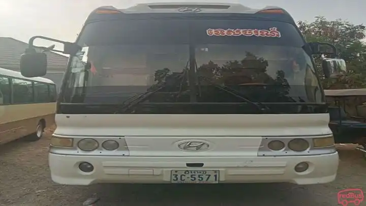 Go Ho Travel Bus Front Image