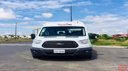 Ekareach Express Bus-Front Image