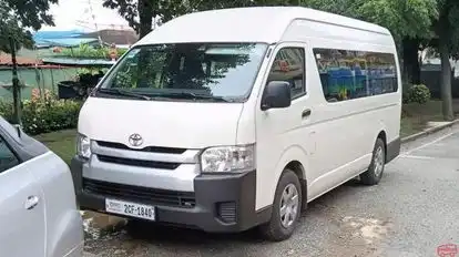 Riya Transport Bus-Front Image