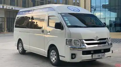 Saly VIP  Bus-Front Image