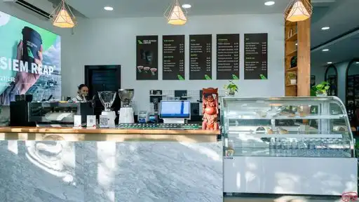 Be Nice Tourism Bus Front Image