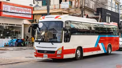 Olongpich Express Bus-Front Image