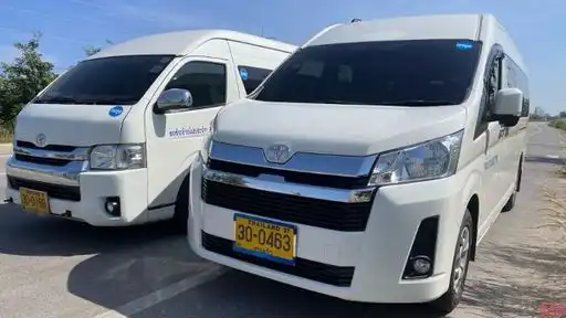 Ja Chuan Express & Tour Bus Front Image