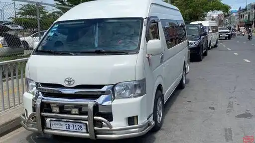 Rawee Transport  Bus Front Image