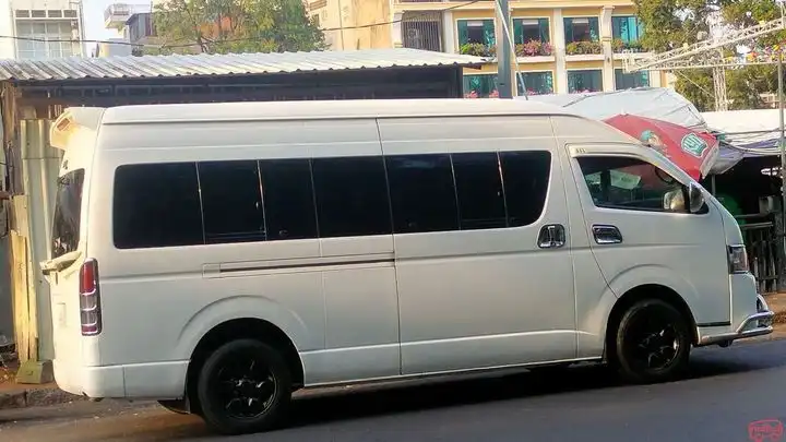 Khorn Rado VIP Express Bus Front Image