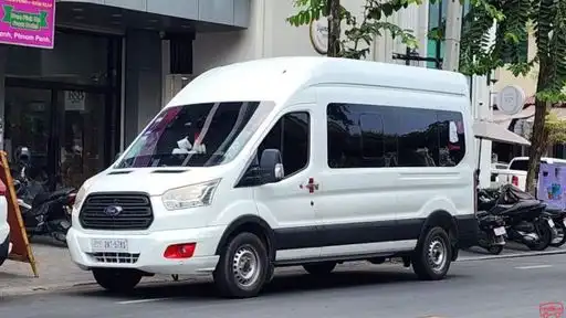 Ra Express VIP Bus Front Image
