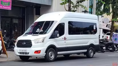 Ra Express VIP Bus-Front Image