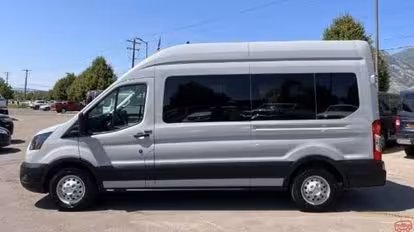 Ra Express VIP Bus-Side Image