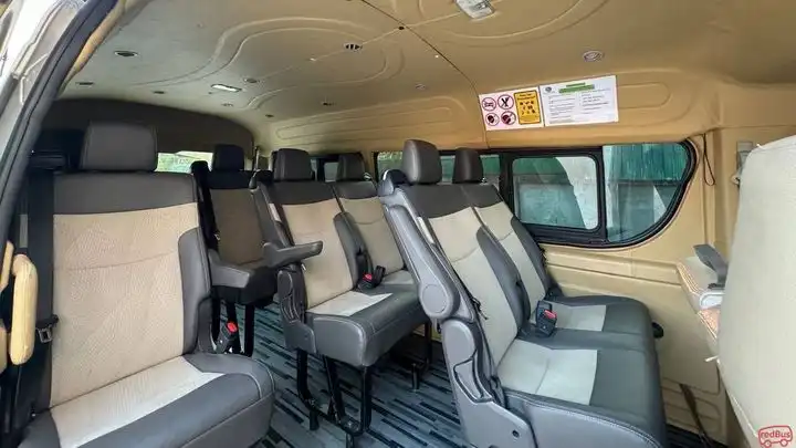 Sarah Transport Sole Bus Front Image