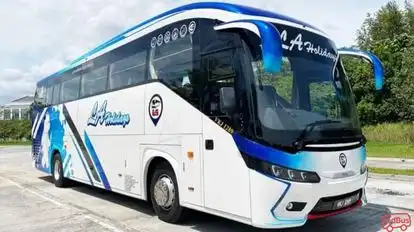 LA Holidays Travel and Tours Sdn Bhd Bus-Front Image