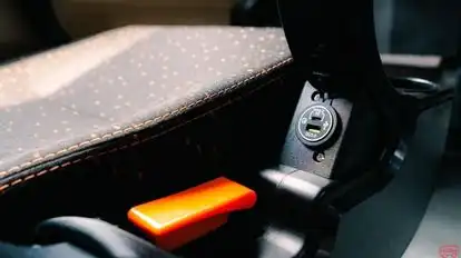YOYO Express Bus-Amenities Image