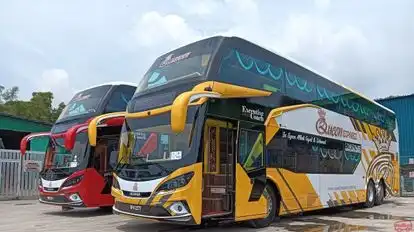 Queen Express Bus-Side Image