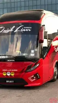 Quickliner Express Bus-Front Image