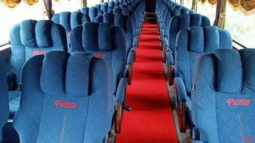 Suasana Holiday Express Bus-Front Image