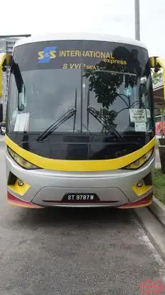 S&S International Express Bus-Front Image