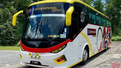 S&S International Express Bus-Front Image