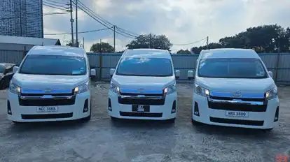 Sinarmas Travel Bus-Front Image