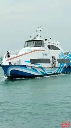 Dolphin Ferries Ferry-Side Image