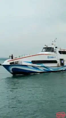 Dolphin Ferries Ferry-Side Image