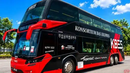 Grassland Coach Bus-Front Image