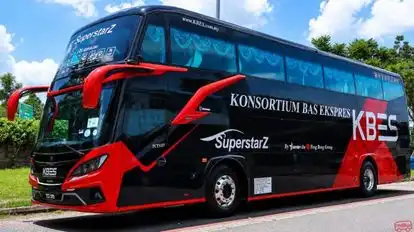 Grassland Coach Bus-Front Image