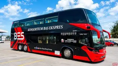 Grassland Coach Bus-Front Image