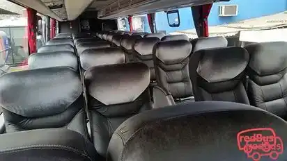 Turismo Cruzper Bus-Front Image