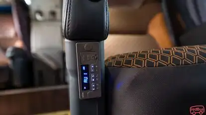 Palomino Bus-Amenities Image
