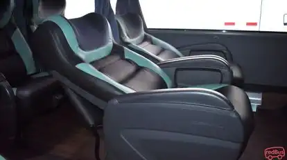 Palomino Bus-Seats Image