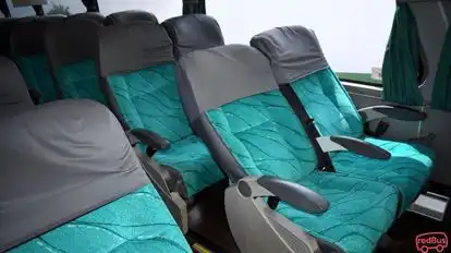 Palomino Bus-Seats Image