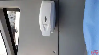 Cruzero Express Bus-Amenities Image