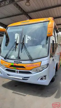 Cruzero Express Bus-Front Image