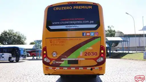 Cruzero Express Bus-Front Image